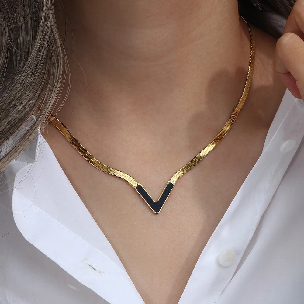 Black V 18k Gold Snake Necklace - GRISÉ NYC 2