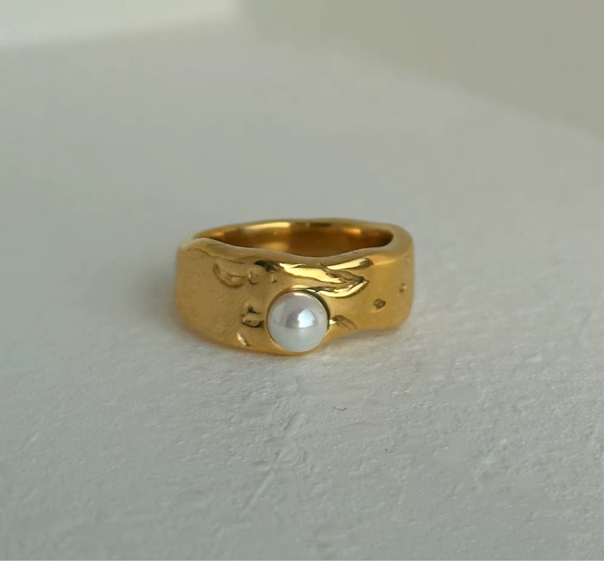 Single Pearl 18k Gold Ring - GRISÉ NYC 1