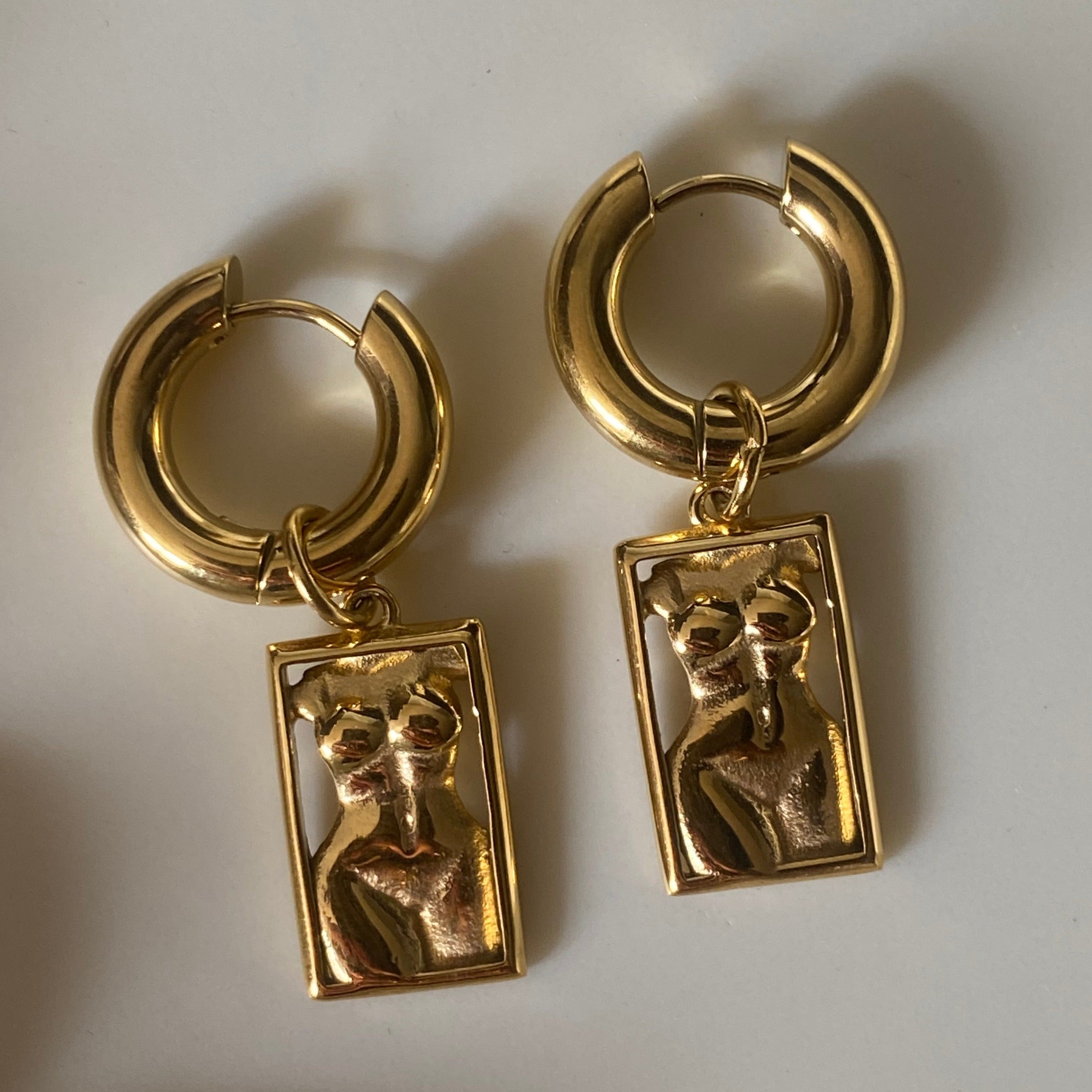Cuerpo Dangle 18k Gold Earrings - GRISÉ NYC 3