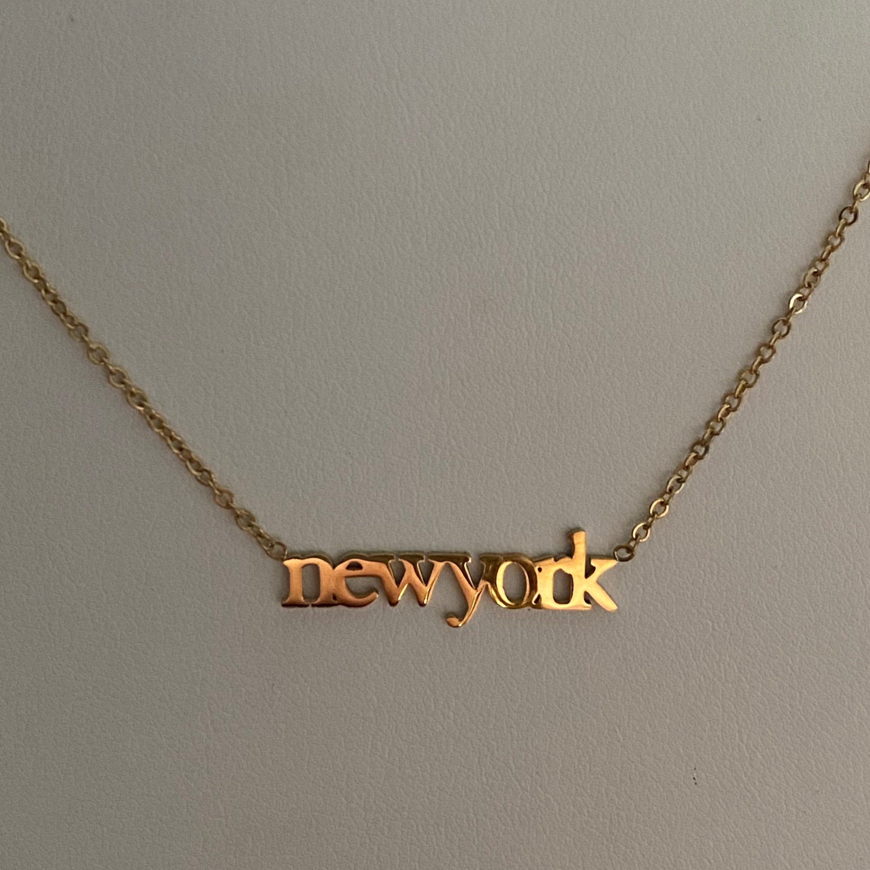 newyork 18k Gold Nameplate Dainty Necklace - GRISÉ NYC 4