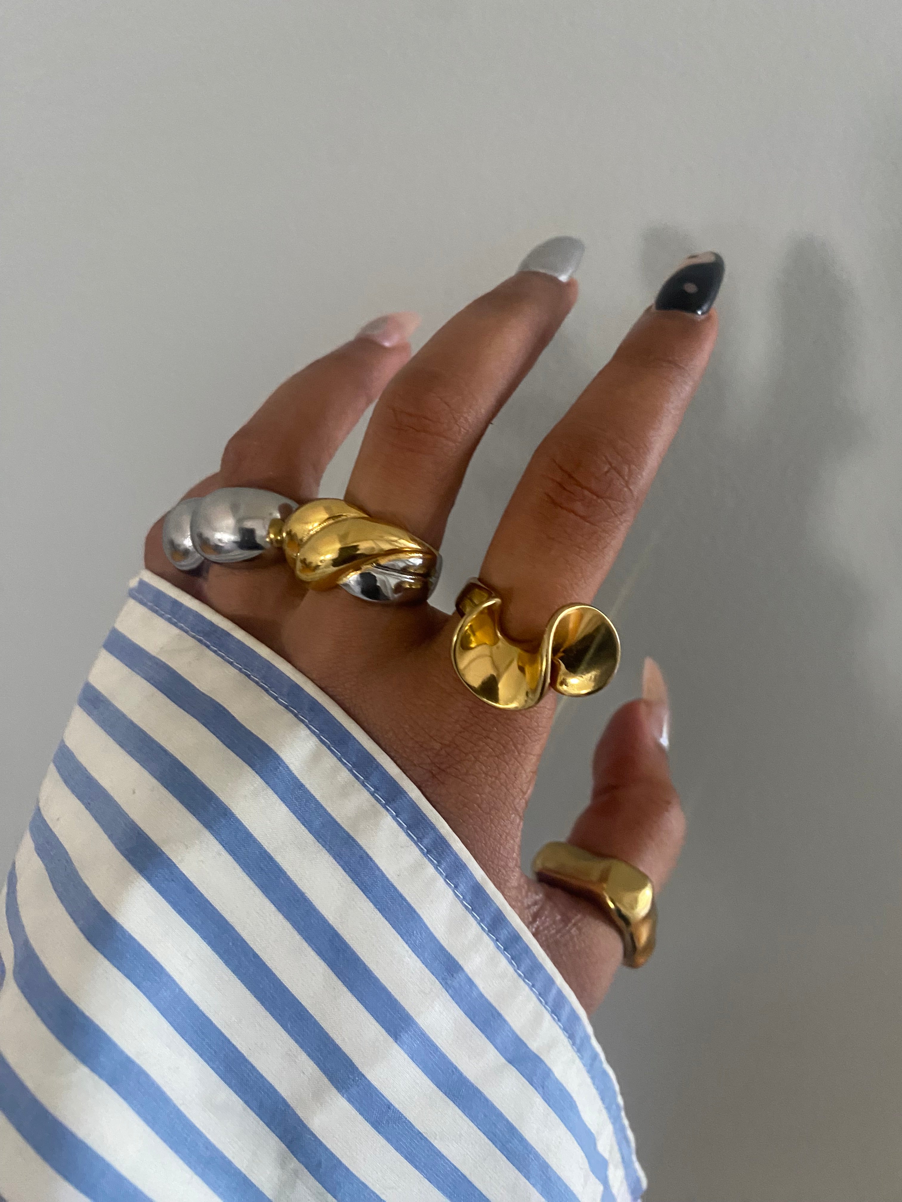 Unico Twisted 18k Gold Ring - GRISÉ NYC 3