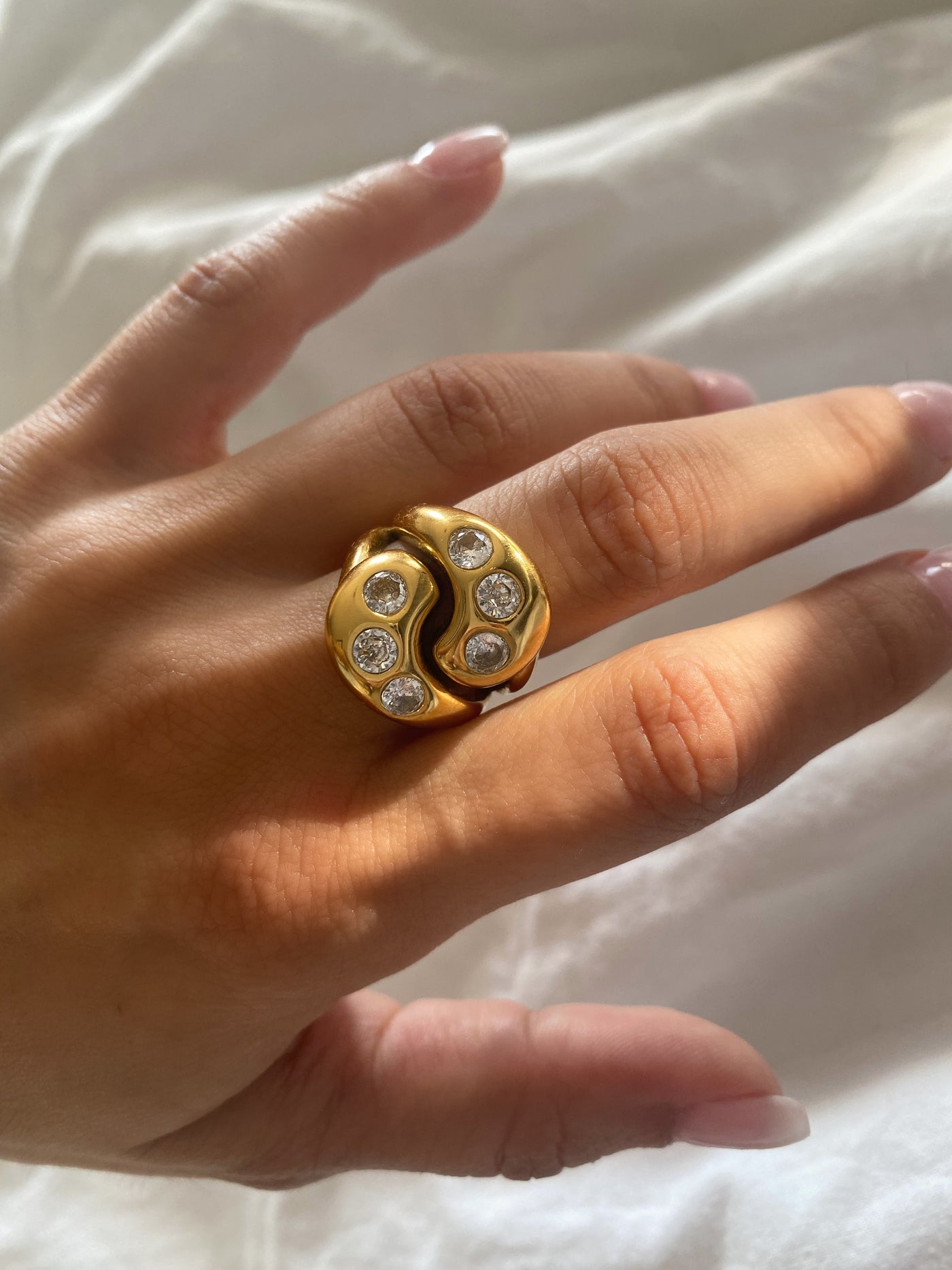 Ying Yang Gemstone 18k Gold Ring - GRISÉ NYC 2