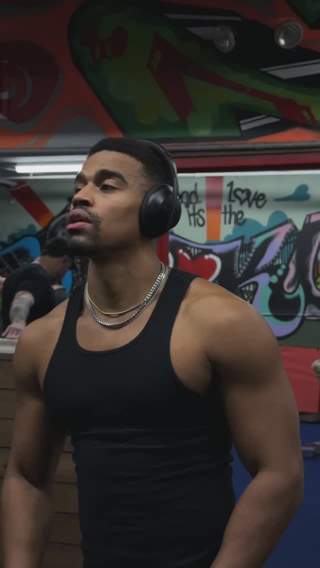 Kyle Bary of Reasonable Doubt wearing GRISÉ NYC chains at the gym