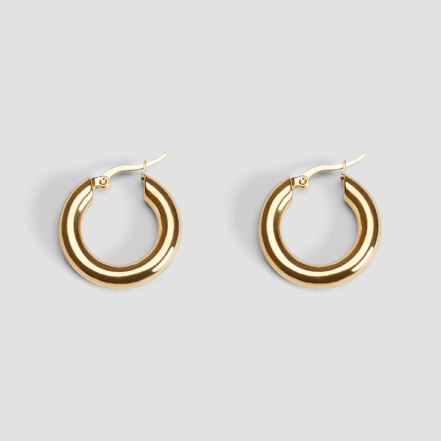 Medium 18k Gold Hoop Earrings - 25 mm - GRISÉ NYC 1
