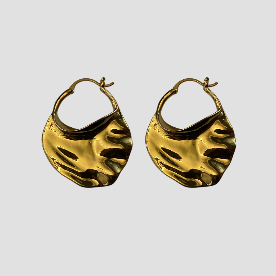 Textured Wave 18k Gold Earrings