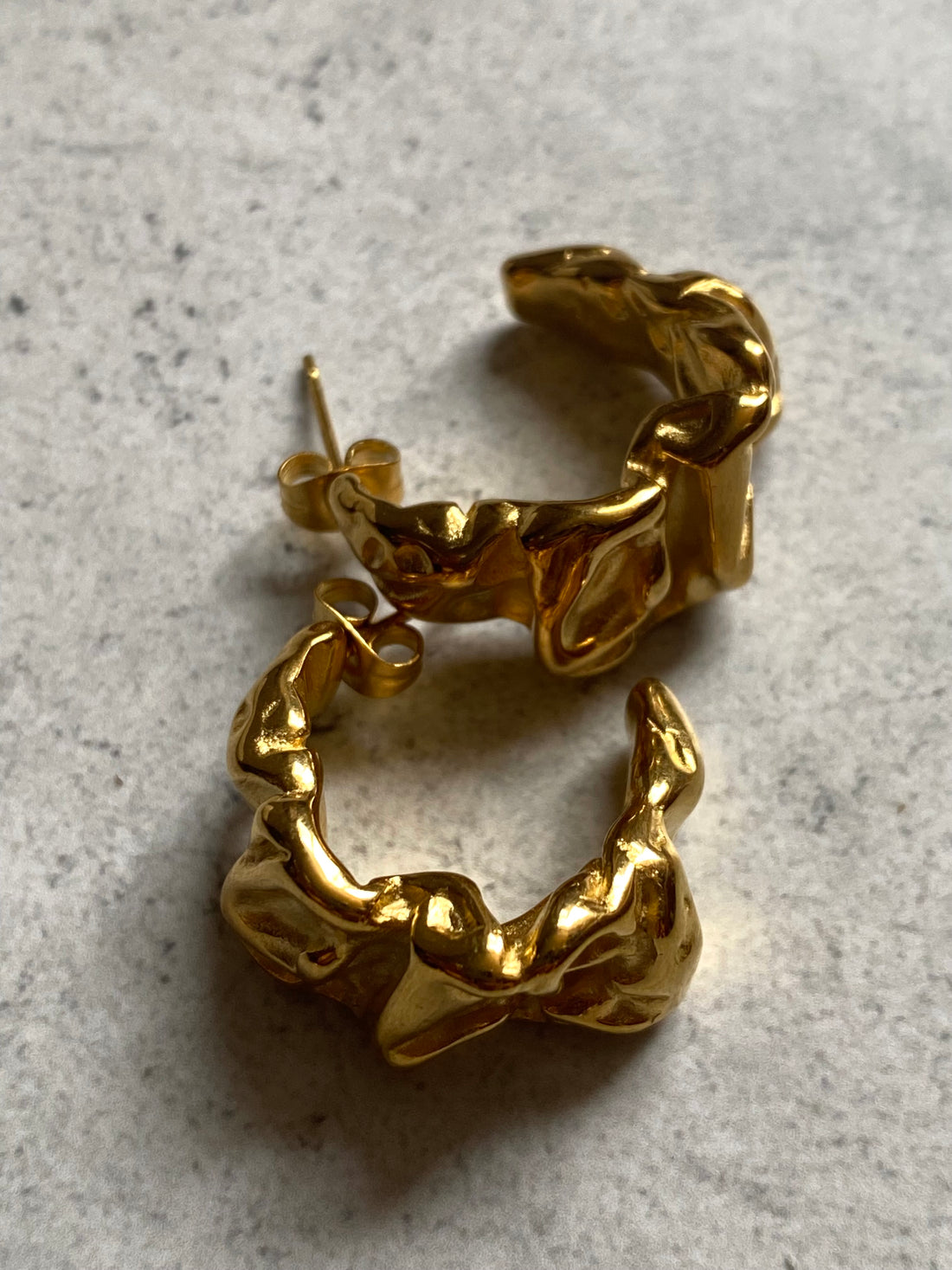 Midi Rugged 18k Gold Earrings