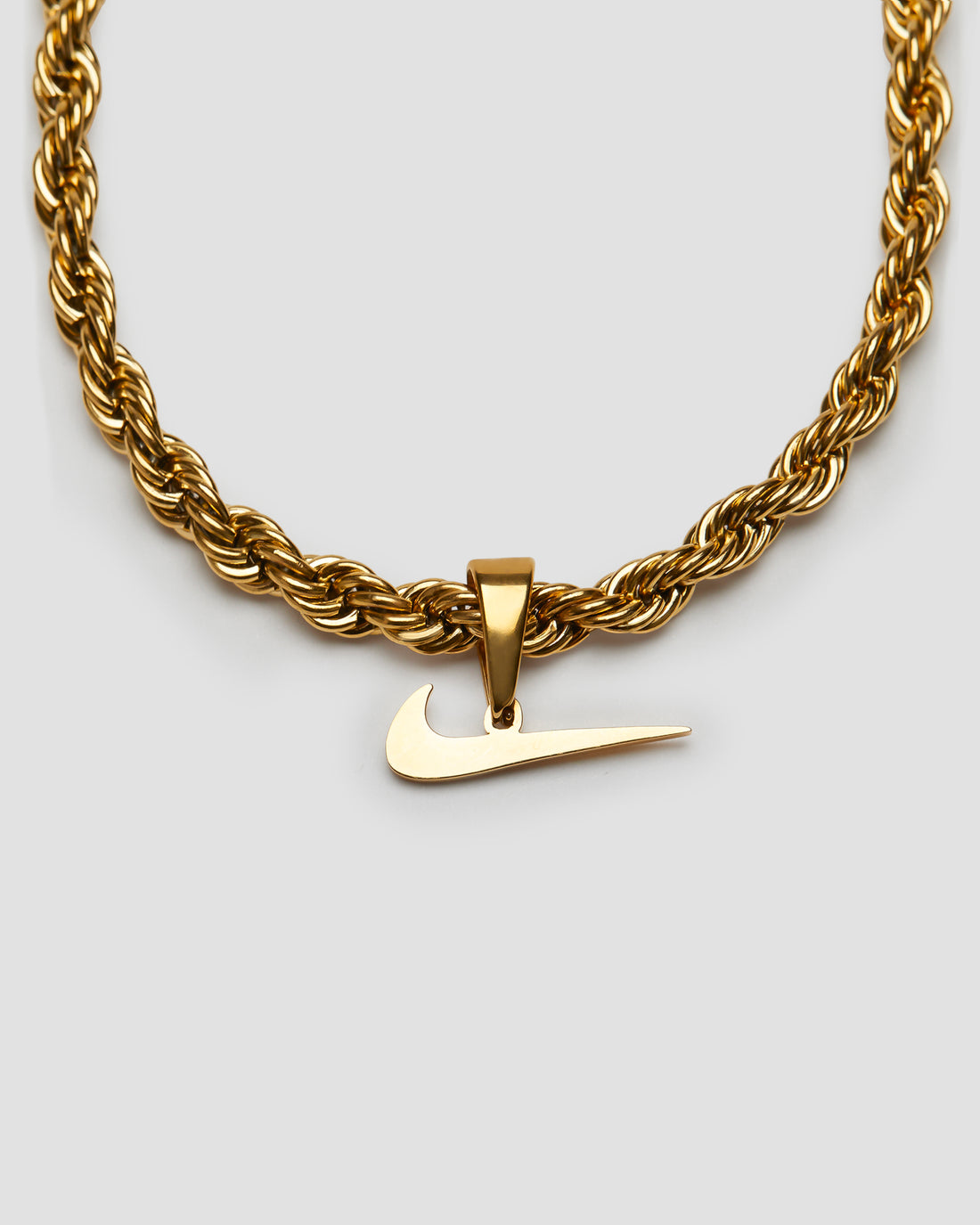 Just Do It Pendant 18k Gold Rope Chain Necklace