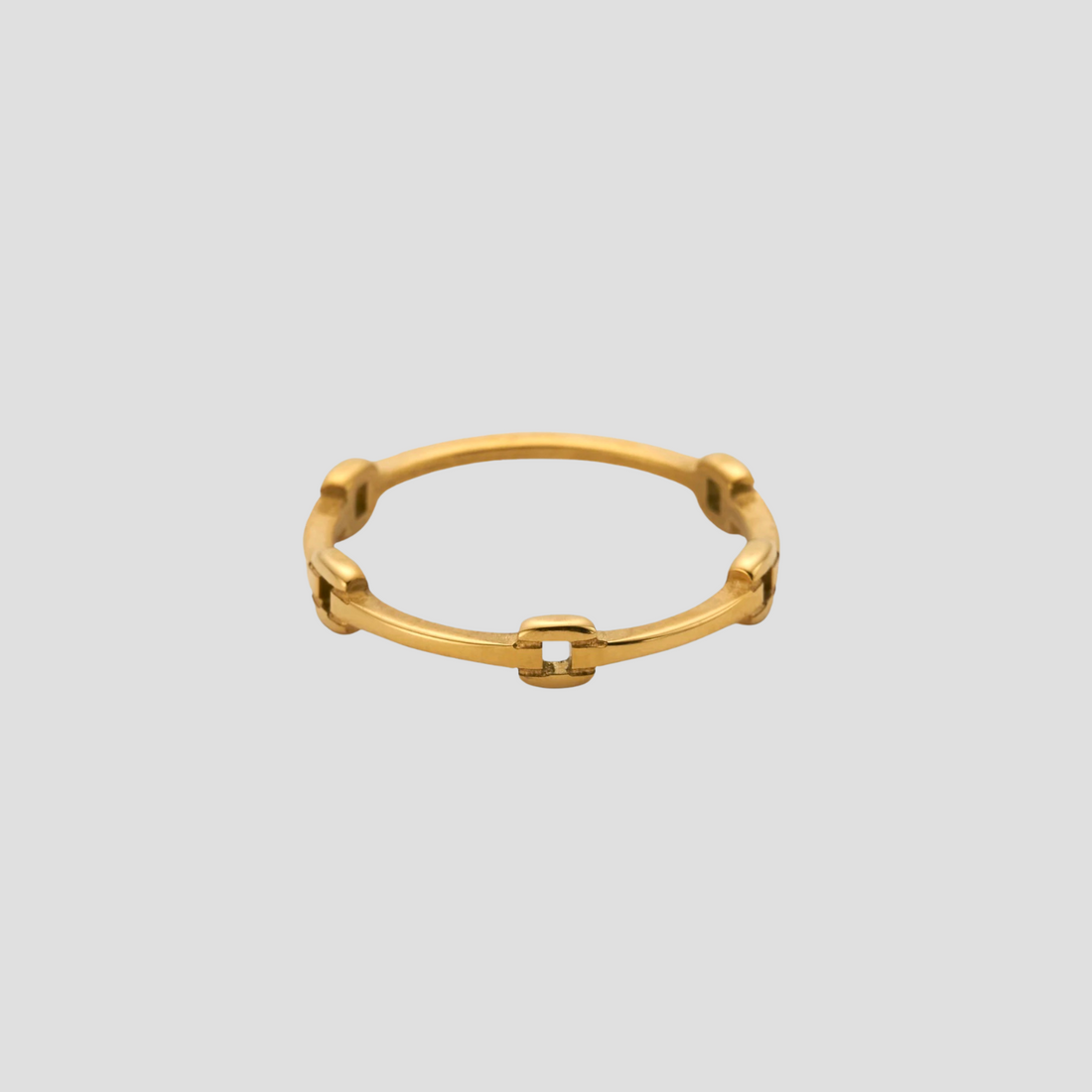 Close-up of the GRISÉ NYC Dainty Minimal 18k Gold Link Ring featuring a delicate gold chain-link design.